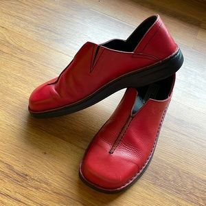 Women’s slip-on red flats